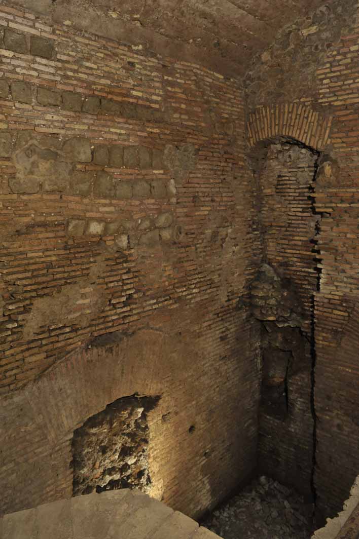 Dalle "case romane" di San Paolo alla Regola a Palazzo Specchi