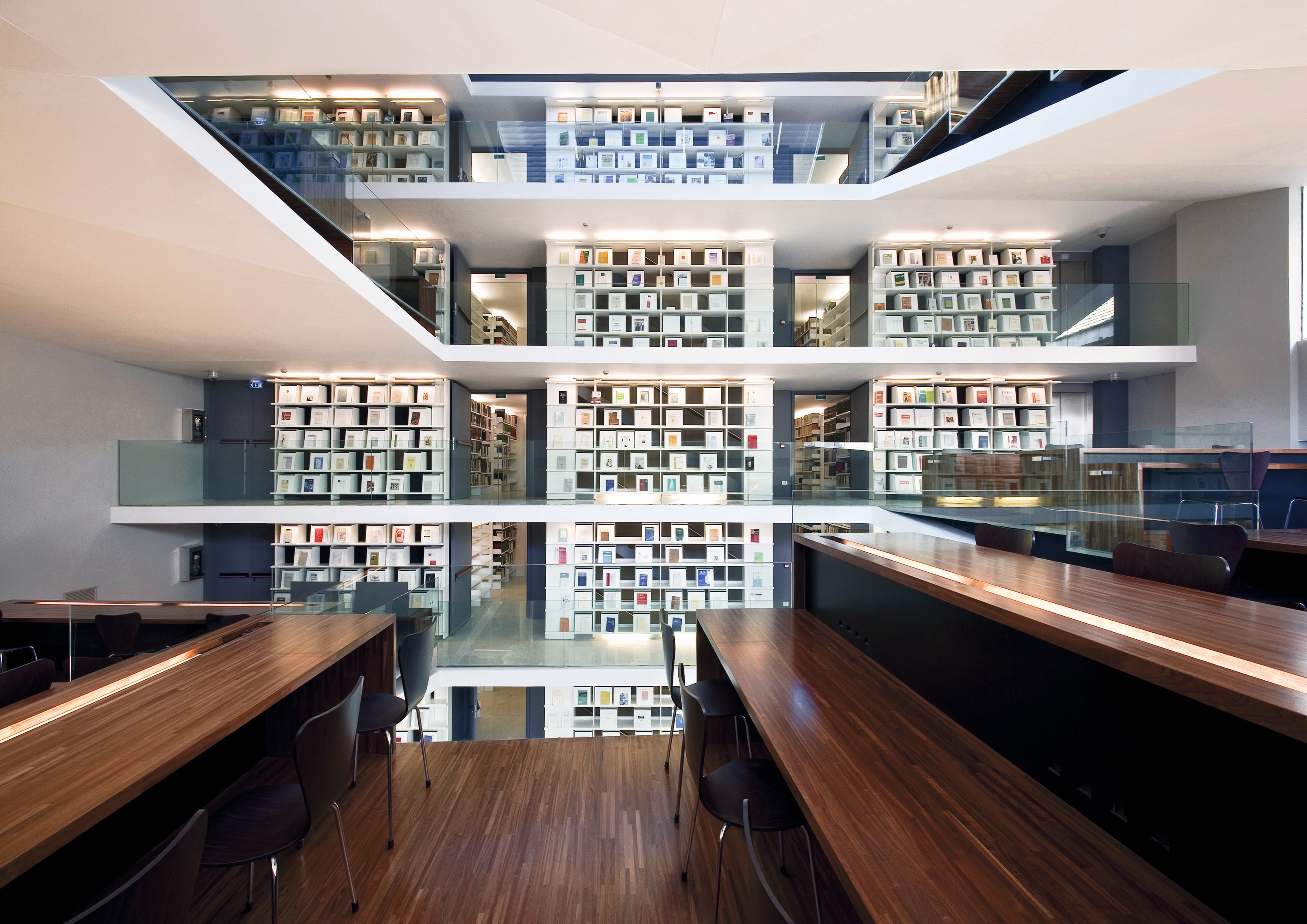 BIBLIOTECA PIO IX PONTIFICIA UNIVERSITÀ LATERANENSE