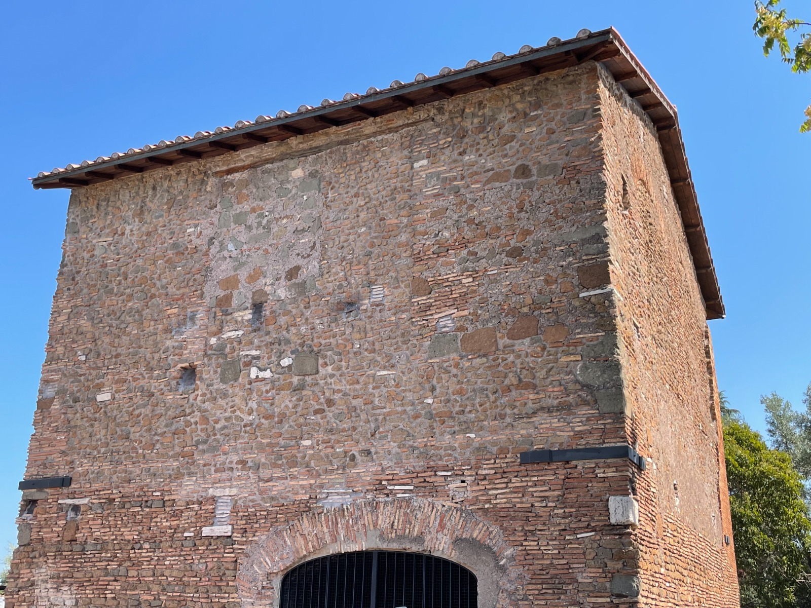 MAUSOLEO DI CAMPO BARBARICO