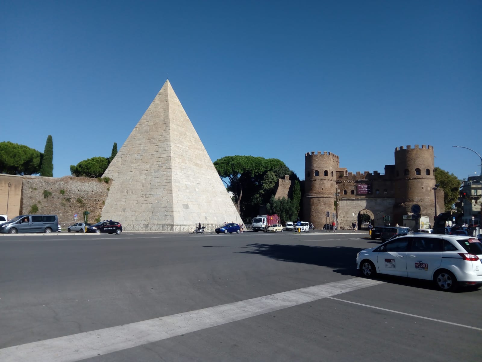 PIRAMIDE CESTIA
