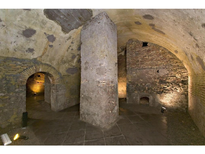 Dalle "case romane" di San Paolo alla Regola a Palazzo Specchi